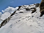 39 Ed eccomi alla Forcella Rossa (2055 m) pestando alta neve